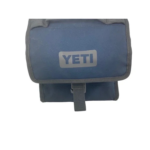 YETI Daytrip Lunch Bag Navy Blue Insulated Fold-and-Go Cooler Bag - Picture 2 of 5